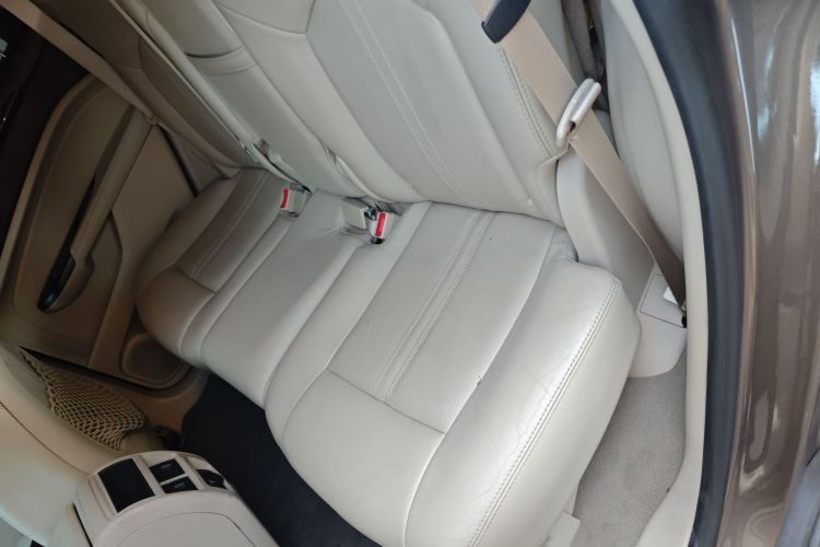 凯迪拉克SRX 2014款 3.0L 精英型中控内饰21