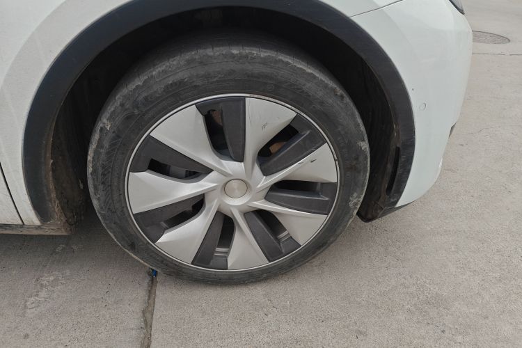 特斯拉 Model Y 2022款 改款 后轮驱动版车身外观10