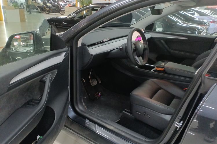 特斯拉 Model Y 2024款 后轮驱动版中控内饰20