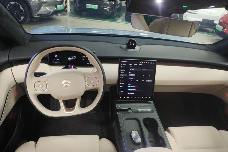 蔚来ET5 2024款 75kWh中控内饰12