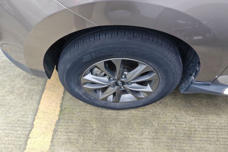 北京现代ix35 2013款 2.0L 手动两驱舒适型GL 国IV车身外观6007