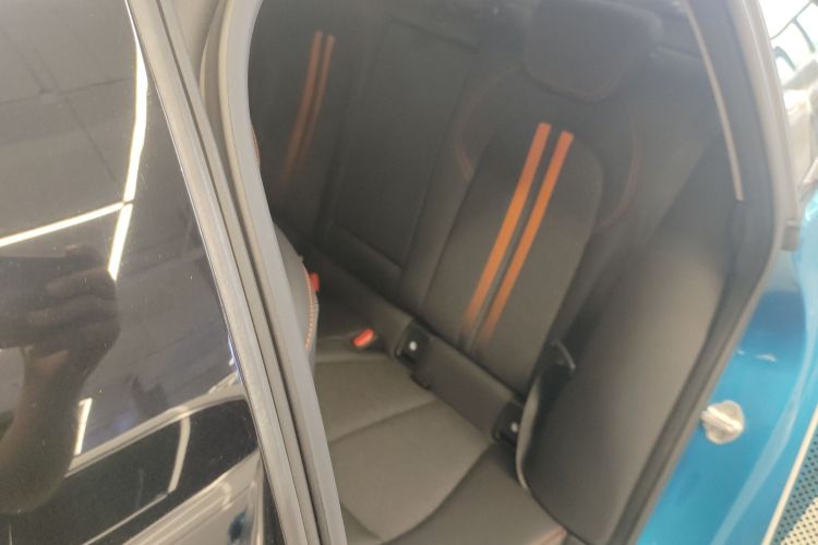 宝马2系(进口) 2021款 225i 四门轿跑车 M运动套装中控内饰21