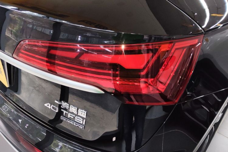 奥迪Q5L 2022款 改款 40T 豪华动感型车身外观9