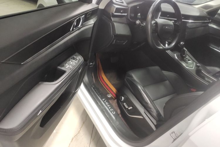 领克01 2021款 2.0TD 两驱型Pro中控内饰20