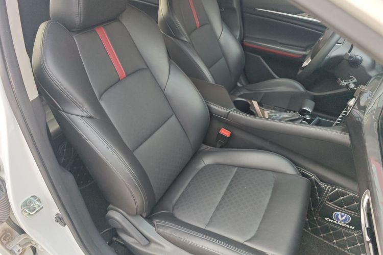 长安 逸动 2020款 PLUS 1.6L GDI 自动豪华型局部细节41