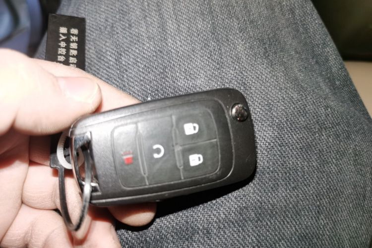 别克GL8 2017款 25S 舒适型 国V中控内饰7001