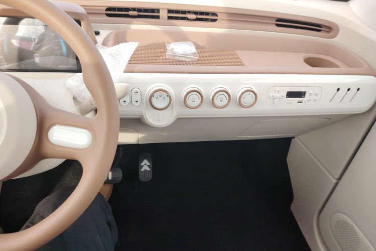 奔腾小马 2026款 222km 萌趣马 Plus中控内饰16