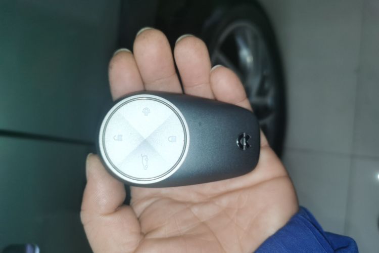 蔚来EC6 2022款 75kWh 运动版中控内饰7001