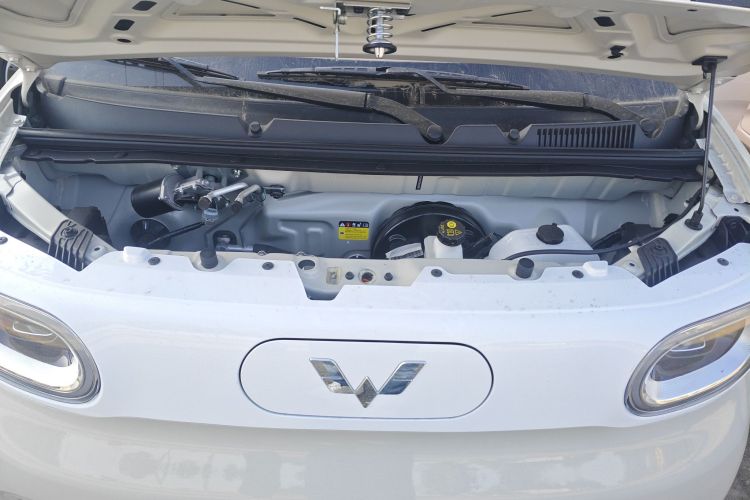 五菱汽车 宏光MINIEV 2024款 第三代 215km 青春版机舱底盘24