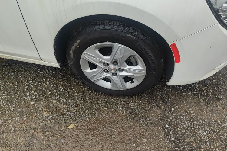 雪佛兰 科沃兹 2019款 320 自动欣享天窗版车身外观6007