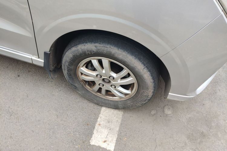 五菱汽车 五菱宏光 2018款 1.5L S舒适型L2B车身外观6007