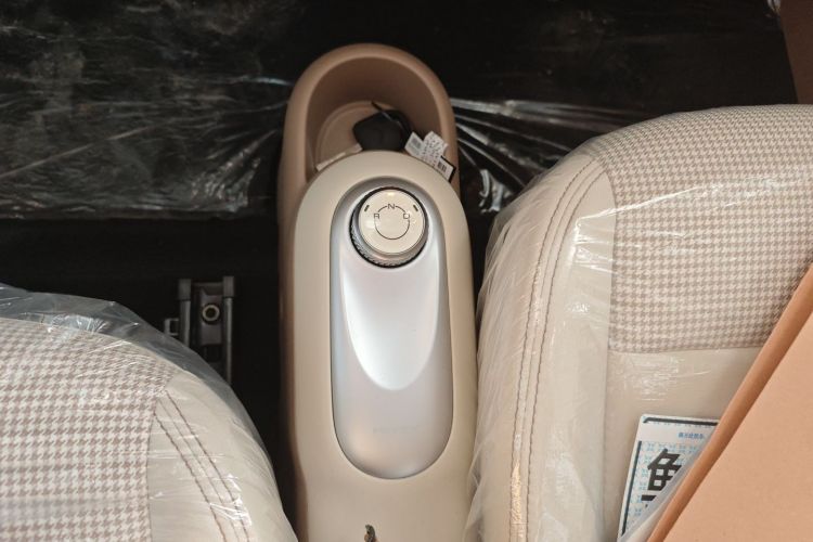 五菱汽车 宏光MINIEV 2025款 四门版 进阶款中控内饰18