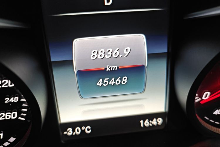 奔驰C级 2015款 改款 C 200 L中控内饰15