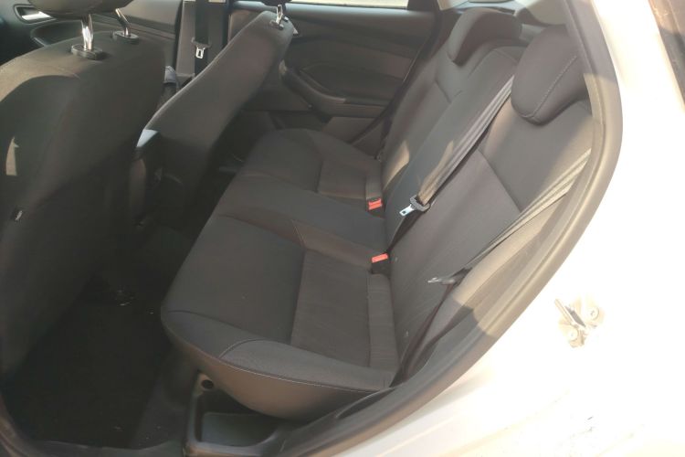 福特 福克斯 2018款 两厢经典 1.6L 自动舒适型智行版中控内饰21