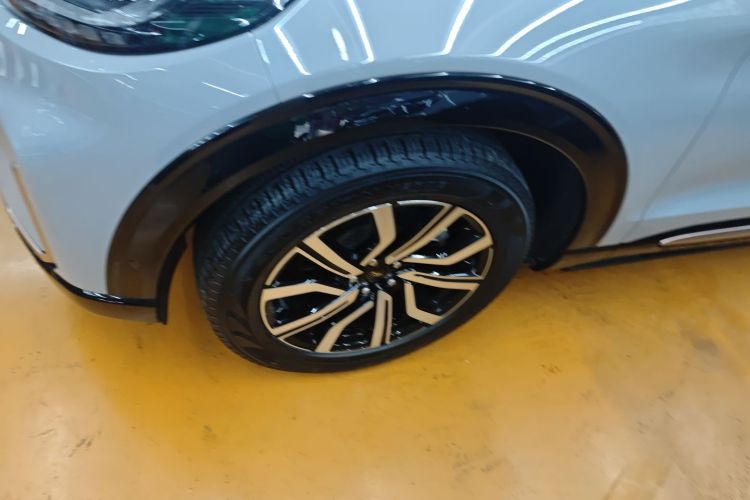 福特 探险者 2023款  EcoBoost 285 四驱赤金版 6座车身外观6007