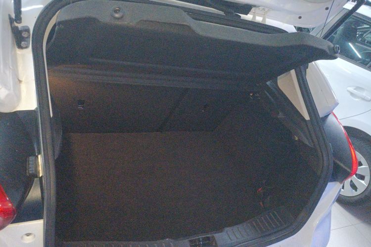 福特 福克斯 2018款 两厢经典 1.6L 自动风尚型智行版局部细节23