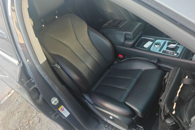 比亚迪 唐新能源 2018款 DM 2.0T 全时四驱智联创领型 7座 国V局部细节41