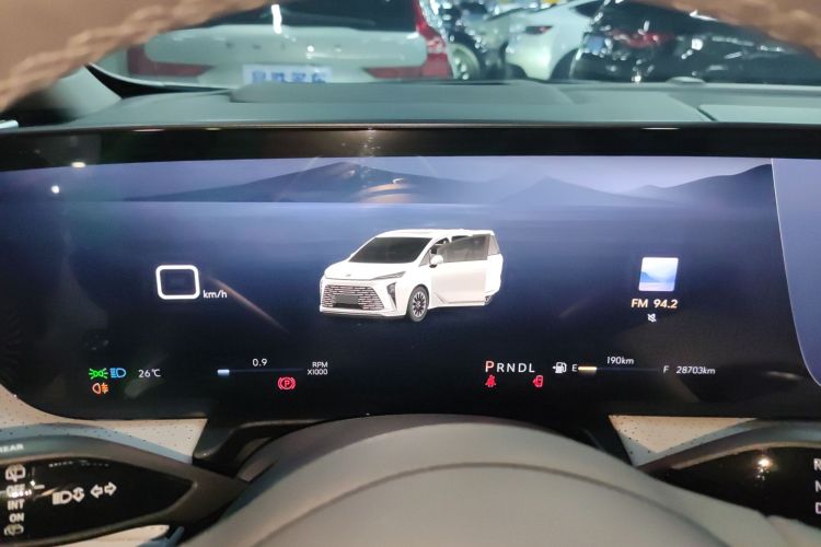 别克GL8 2025款 陆尊 智享版中控内饰14