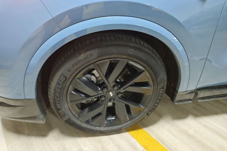 理想汽车 理想L8 2023款 Max车身外观6007