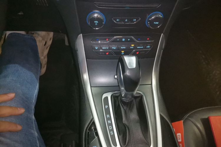 福特 锐界 2015款 2.0T GTDi 两驱豪锐型中控内饰18