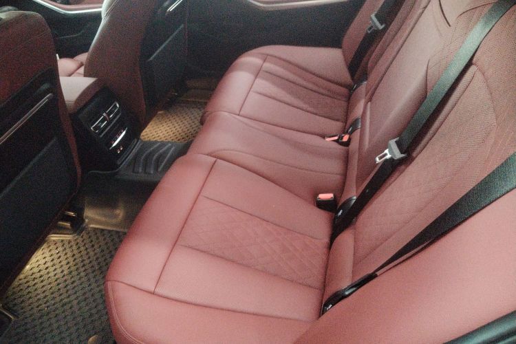 宝马3系 2022款 325Li M运动套装中控内饰21