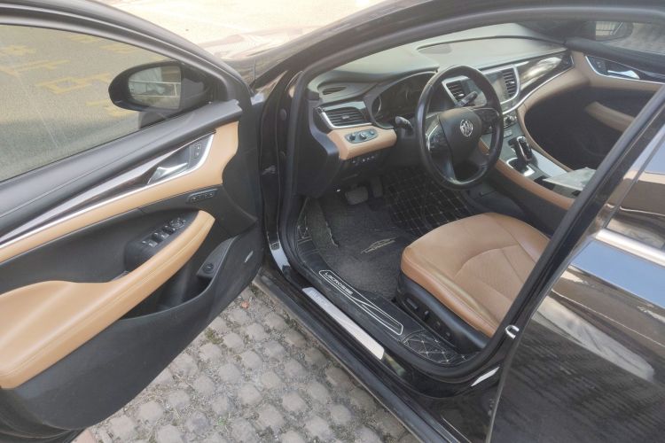 别克 君越 2020款 652T 尊贵型中控内饰20