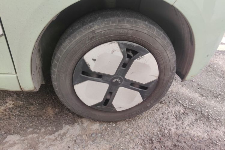 五菱汽车 宏光MINIEV 2024款 第三代 215km 进阶版车身外观10