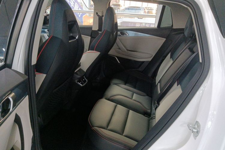 领克06 2020款 1.5T 耀Halo中控内饰21