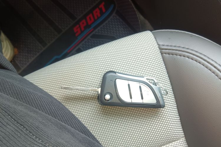 雪佛兰 科鲁兹 2013款 1.8L SE AT中控内饰11