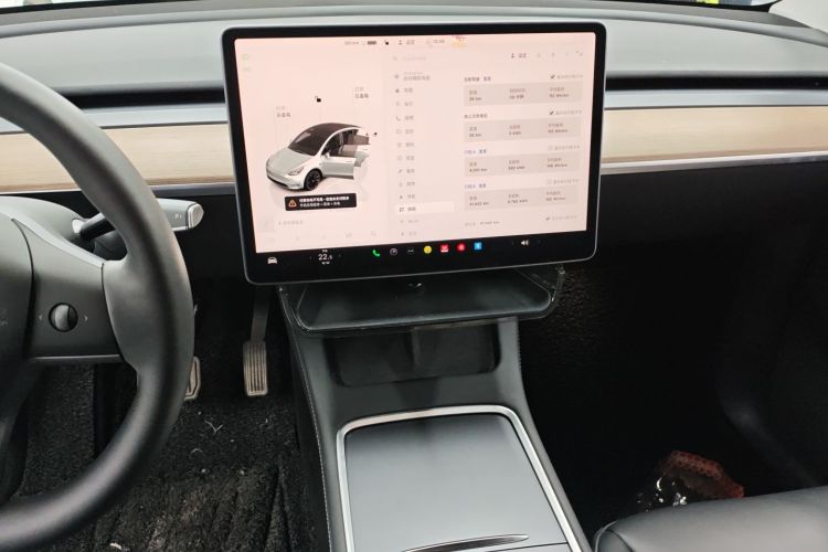 特斯拉 Model Y 2022款 后轮驱动版中控内饰16