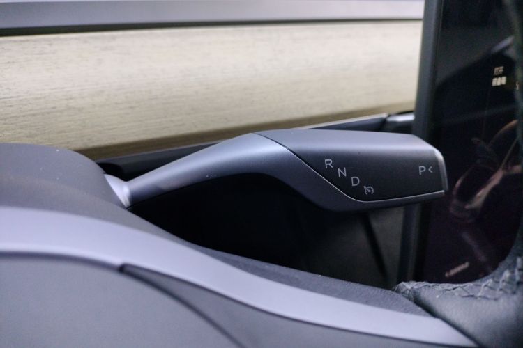 特斯拉 Model Y 2021款 Performance高性能全轮驱动版中控内饰18
