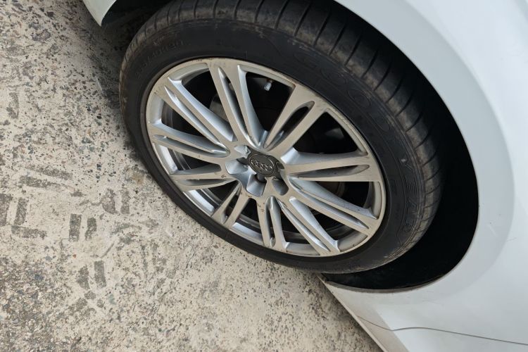 奥迪A8 2013款 A8L 45 TFSI quattro舒适型车身外观6002