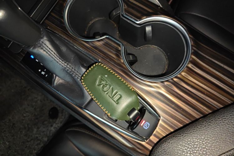 丰田 凯美瑞 2018款 2.0G 豪华版中控内饰11