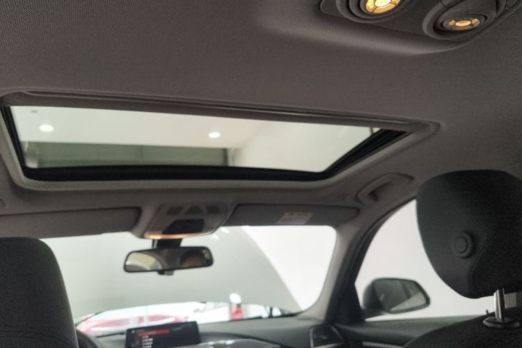 宝马3系 2019款 320Li 时尚型中控内饰22