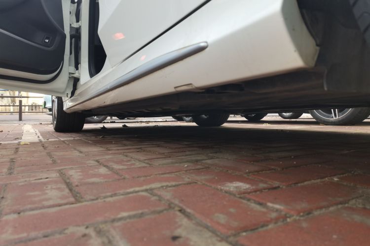 奔驰C级 2019款 改款 C 260 L 运动版局部细节9002