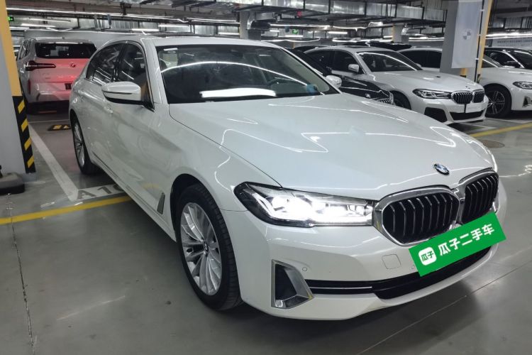 宝马5系 2022款 改款二 525Li 豪华套装车身外观3