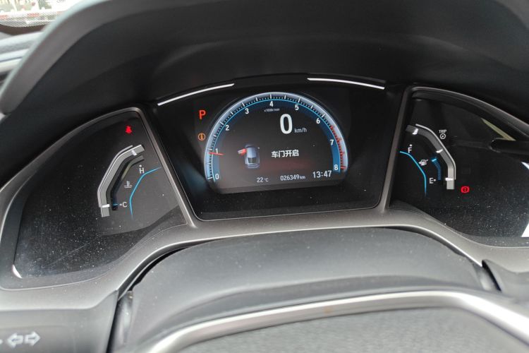 本田 思域 2021款 HATCHBACK 220TURBO CVT新锐控中控内饰14