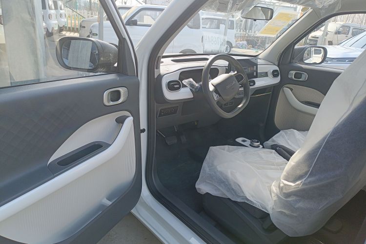 吉利银河 熊猫 2025款 210km 元气熊中控内饰7003