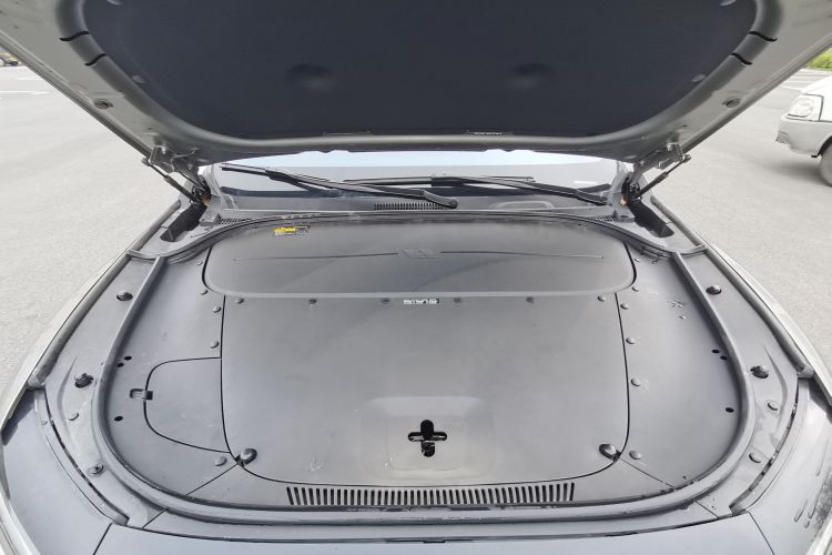 理想汽车 理想ONE 2021款 增程6座版机舱底盘24