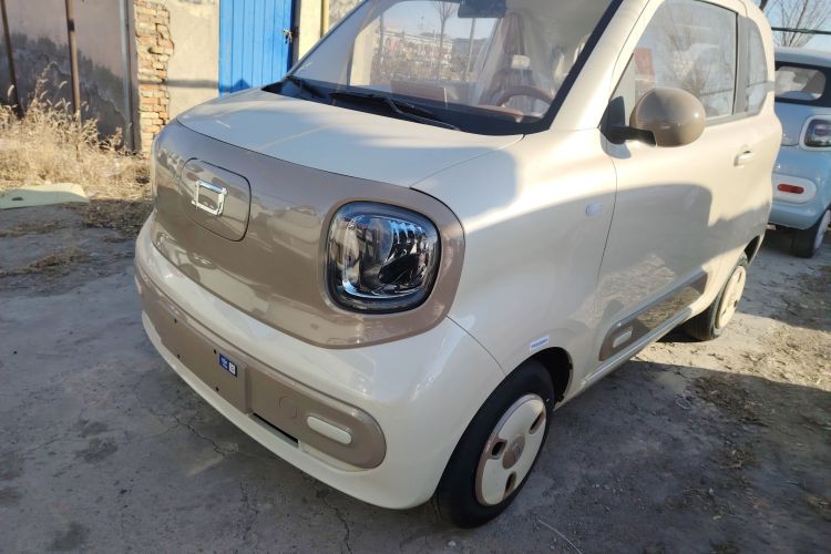 奔腾小马 2026款 222km 萌趣马 Plus车身外观1