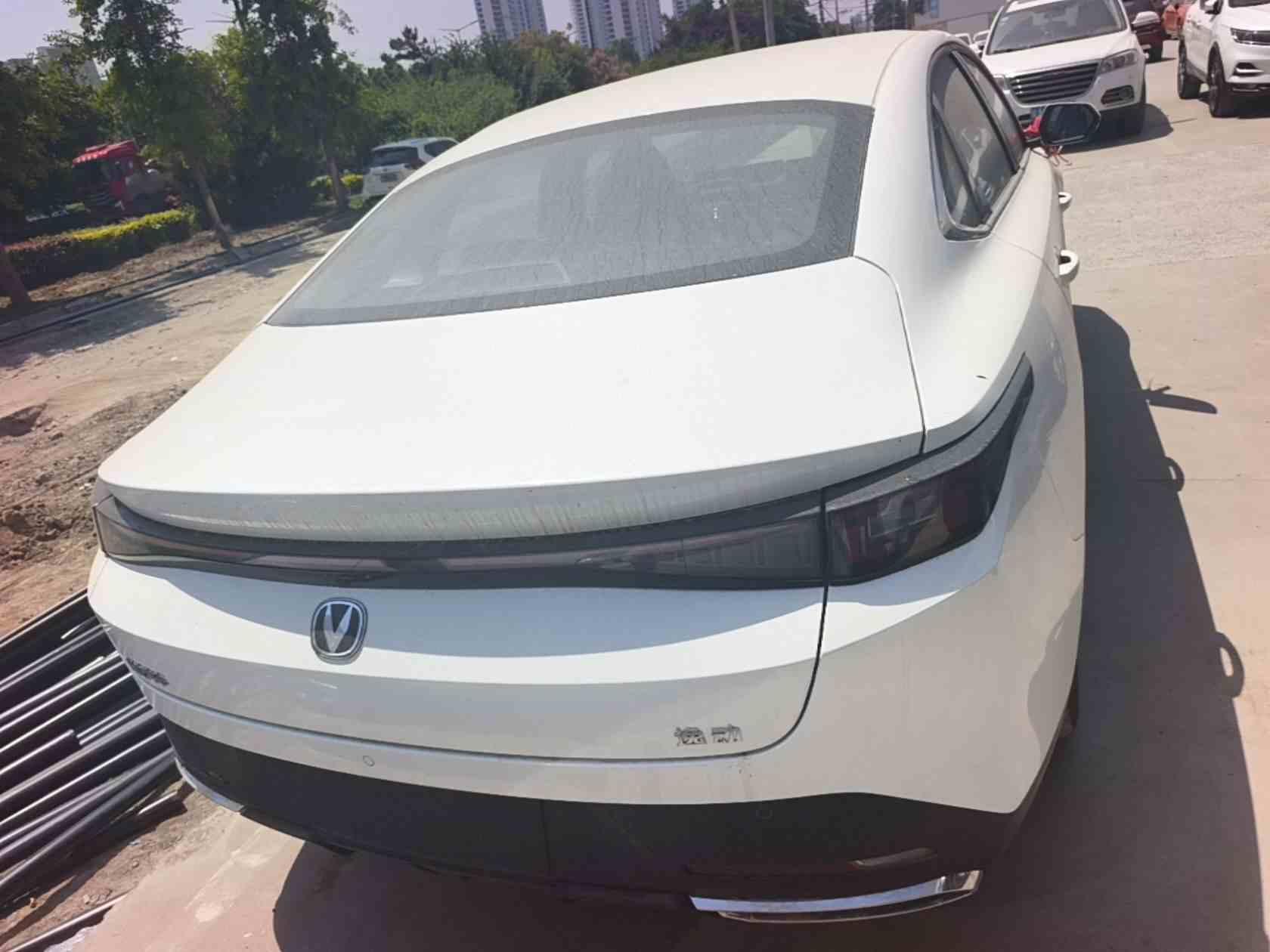 长安 逸动 2025款 蓝鲸 1.5T 500Bar尊贵型(4)