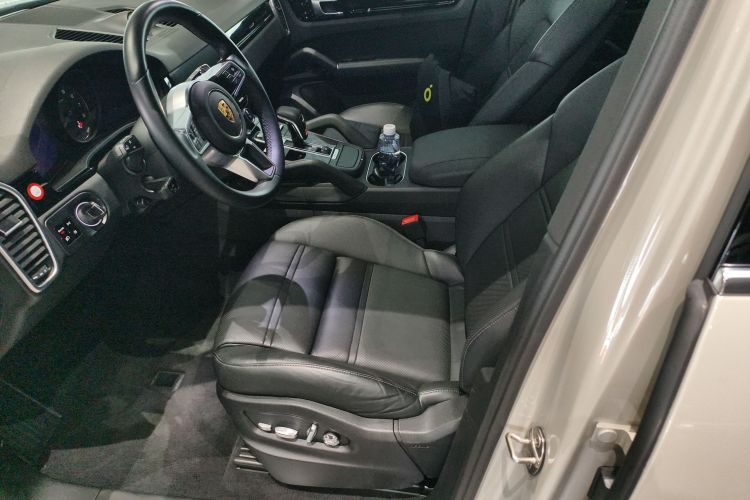 保时捷 Cayenne新能源 2021款 Cayenne E-Hybrid 2.0T中控内饰19