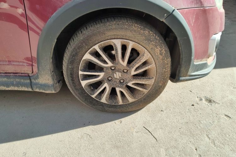 铃木 雨燕 2013款 1.5L 自动20周年限量版车身外观10