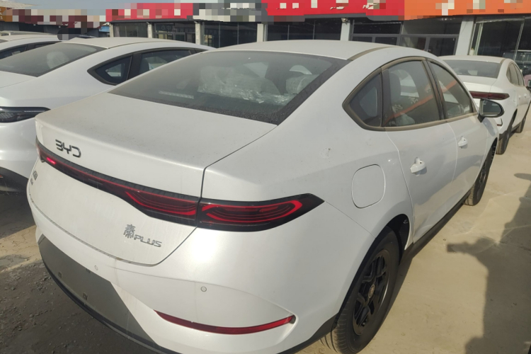 比亚迪 秦PLUS 2025款 DM-i 智驾版 55KM领先型车身外观7