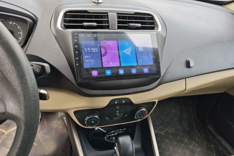 福特 福睿斯 2015款 1.5L 自动舒适型中控内饰16