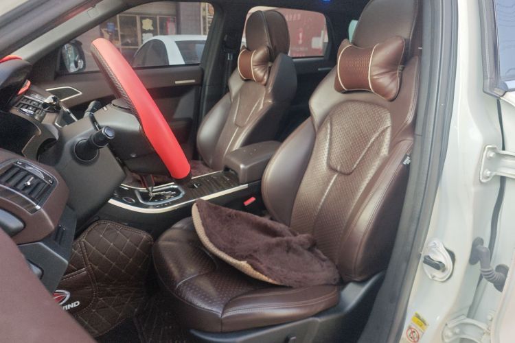 陆风X7 2015款 2.0T 全景尊贵版中控内饰19