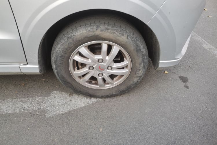 五菱汽车 五菱宏光 2019款 1.5L S标准型国VI LAR车身外观6007