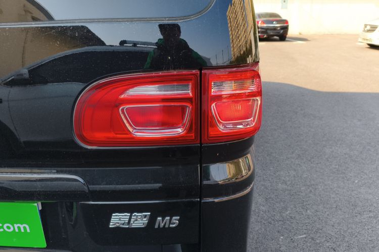 东风风行 菱智 2023款 M5L 1.6L 基本型 5座车身外观9