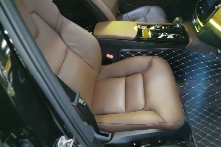 沃尔沃S90新能源 2024款 插电式混动 四驱长续航智逸豪华版局部细节41