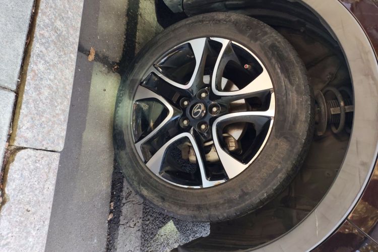 东南DX7 2015款 1.5T 自动精英型车身外观10